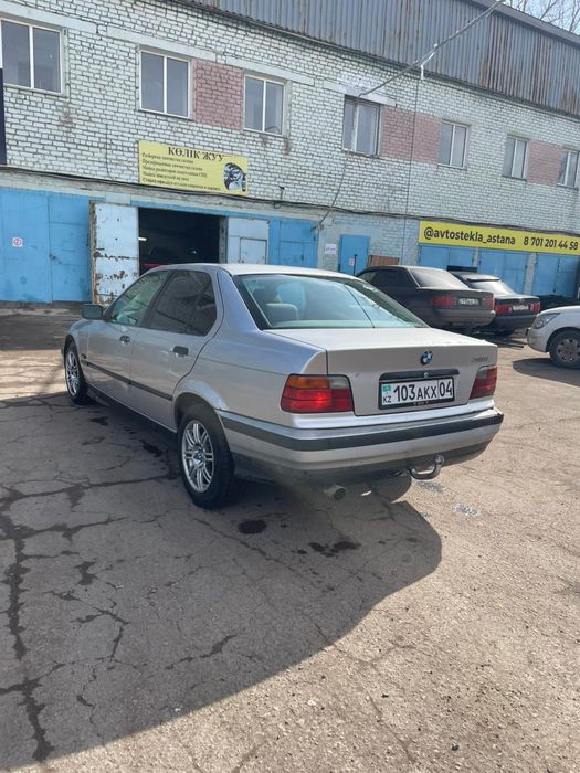 Срочно продам бмв 1994года.