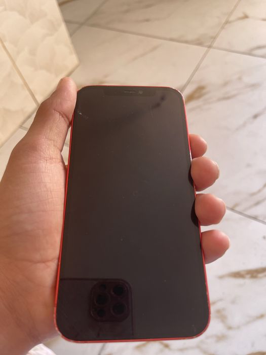 Vând iPhone 12 128 Gb 78 capacitatea