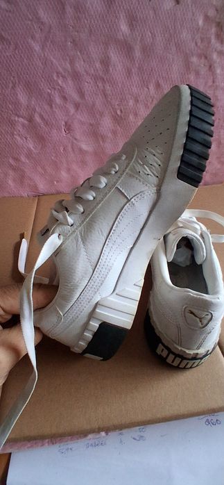 Adidasi din piele Puma mărimea 39