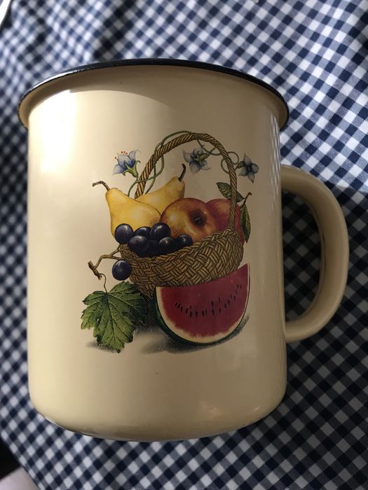 Эмалированные кастрюли