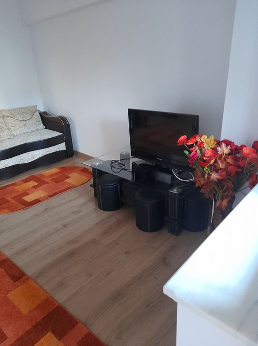 Proprietar, închiriez garsonieră