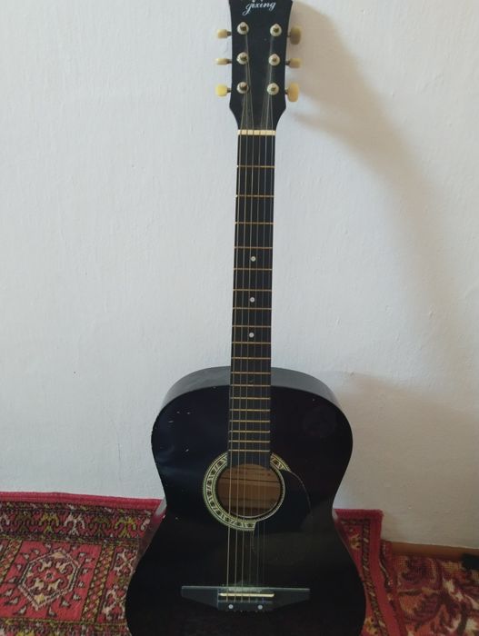 Arzan bagada gitara
