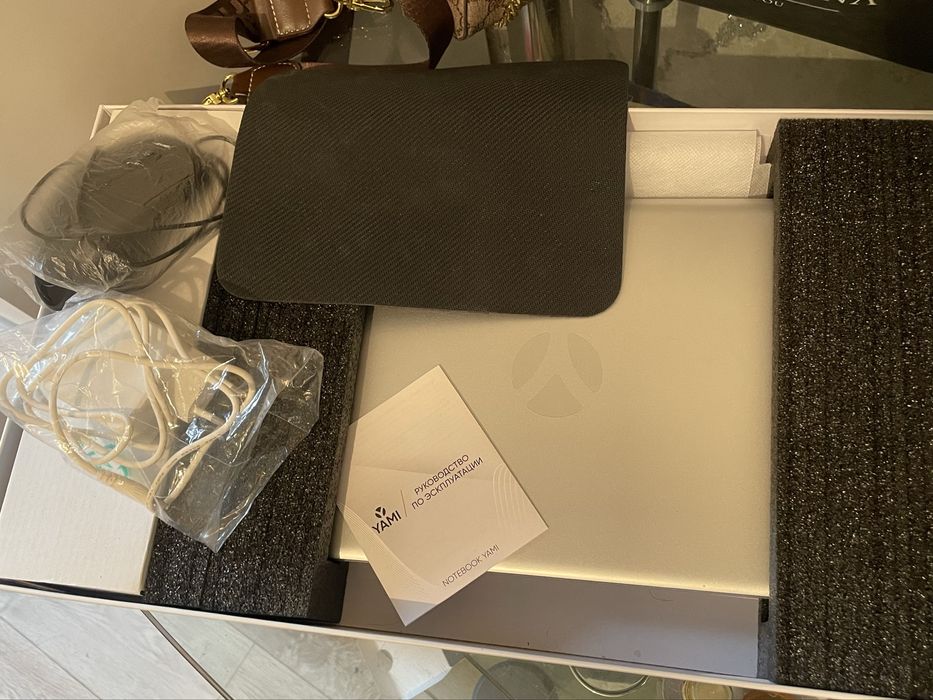 Ноутбук YAMI полный комплект