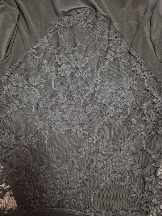 Елегантна черна рокля