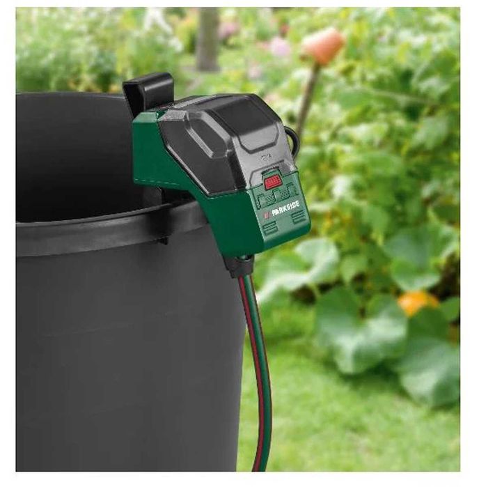 Акумулаторна помпа за дъждовна вода Parkside 12V с батерия и зарядно