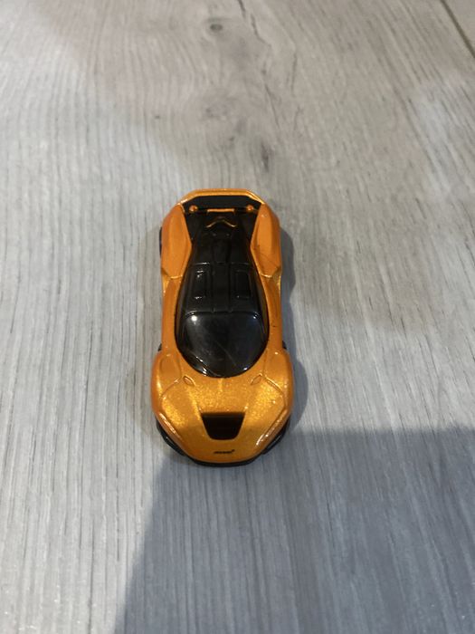 Машинка хотвилсы