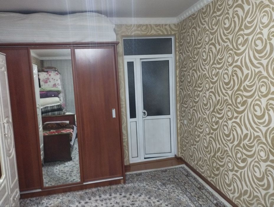 Продаю 2,5 сот Янгиабат 4 ком