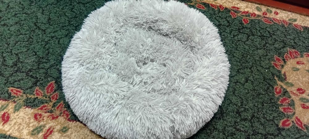Лежанка для кошки новая