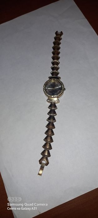 Продам Часы Женские Guess. Кварц.
