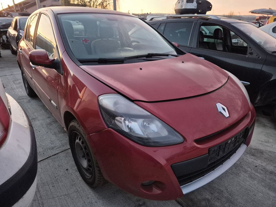 Dezmembram  Renault Clio 3 Facelift 2009 1.6 16v K4M848