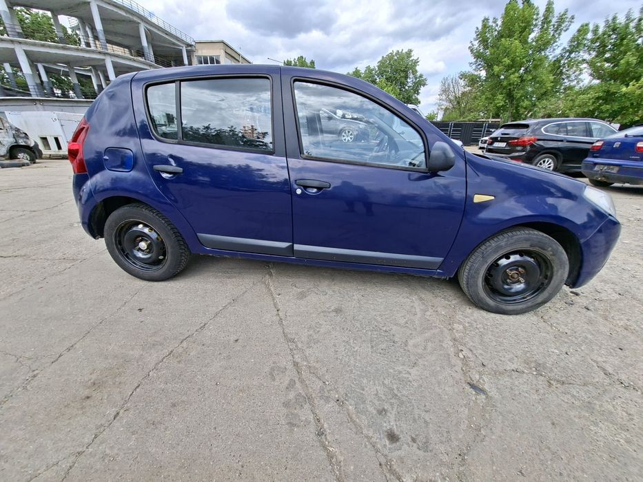 Dezmembrez Dacia Sandero 1.4 B 2008