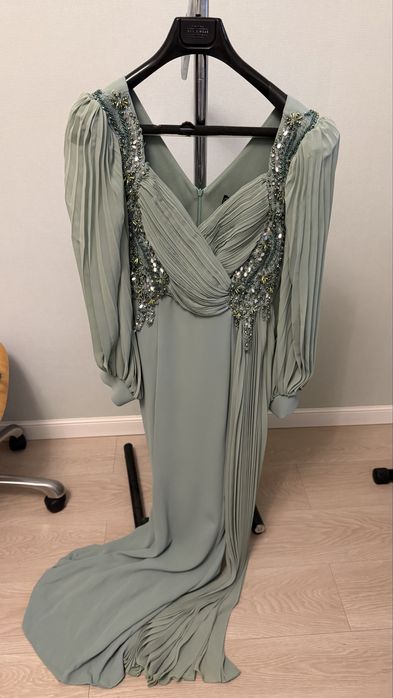 Новое шикарное платье вечернее