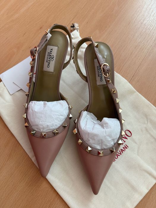 Обувки Valentino