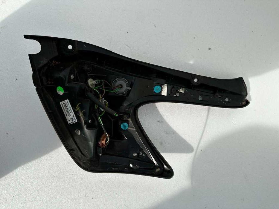 Triplă stop stânga dreapta Nissan Juke F15 L90049815 L90049817 2010-2019