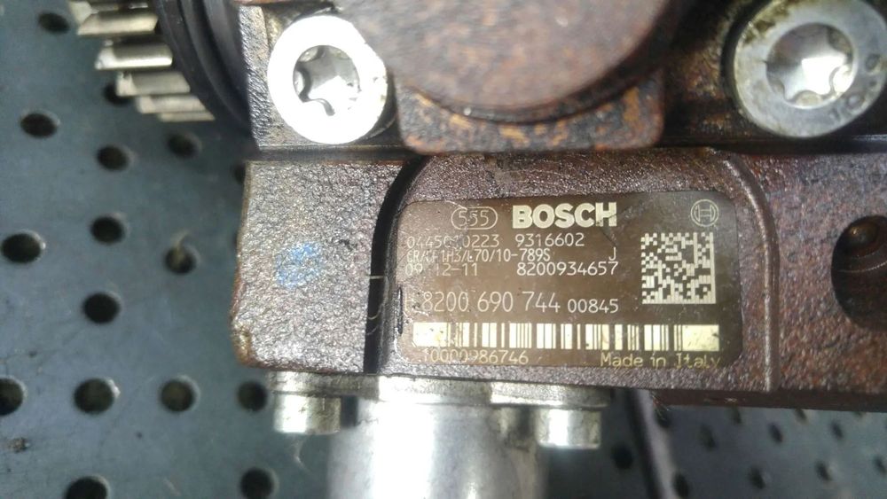 Pompa inalta presiune 2.0 dci renault laguna 3 0445010223 8200934657 8200690744