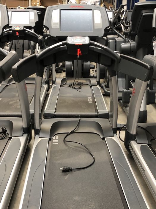 Banda de alergare profesionala Life fitness