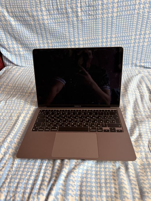 Срочно продам macbook air 13- inch