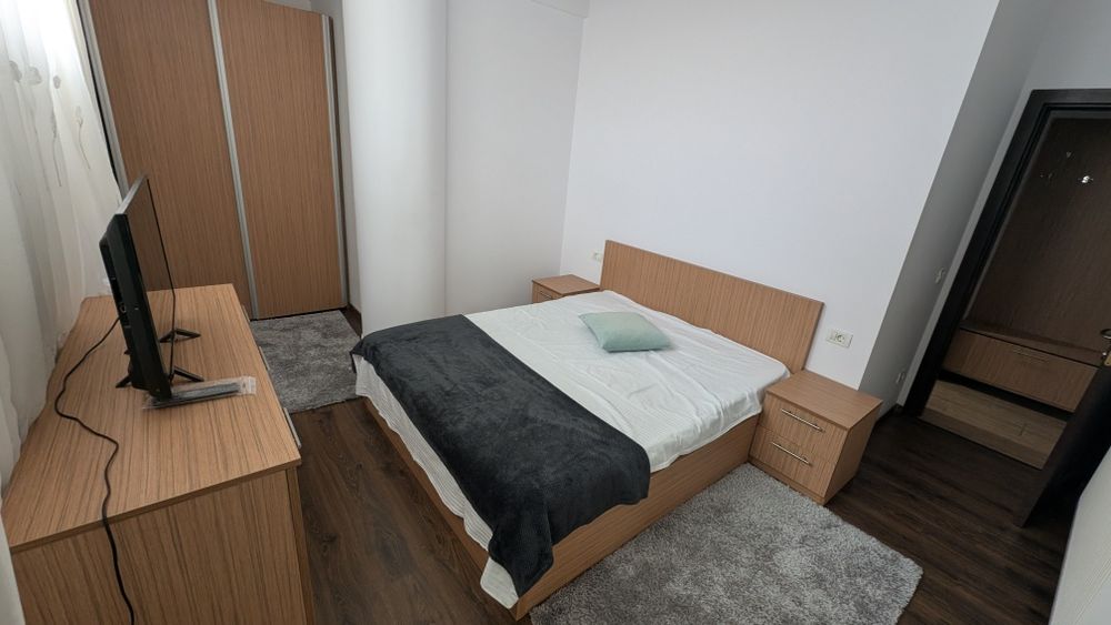 Închiriez apartament cu doua camere!