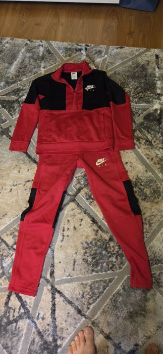 Trening Nike marimea 9-10 ani