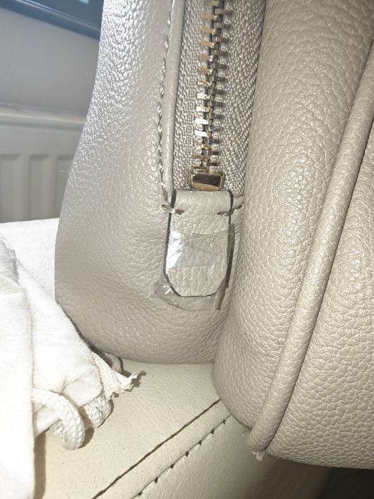Дамска раница Guess
