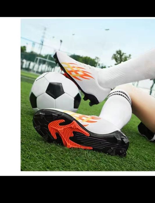 Futbol muhlislari uchun ajoyib butsa razmer 40 Xitoy razmerda