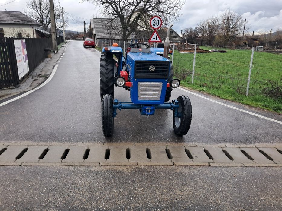 Tractor U445 cu plug