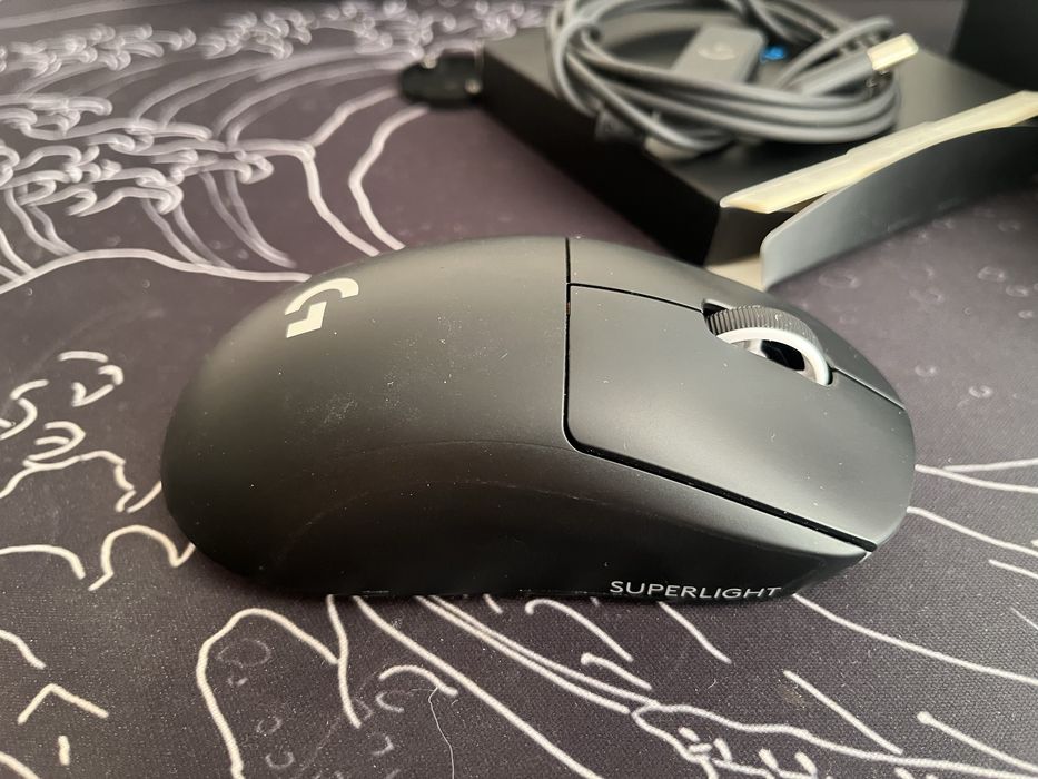 Продаю Logitech Superlight