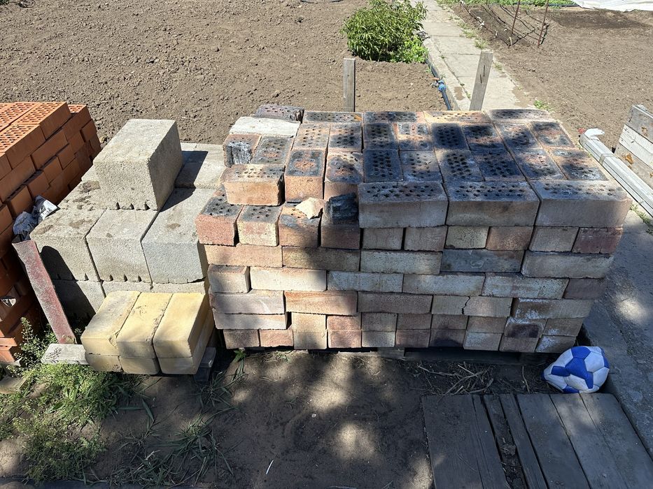 Продам кирпич (остаток)