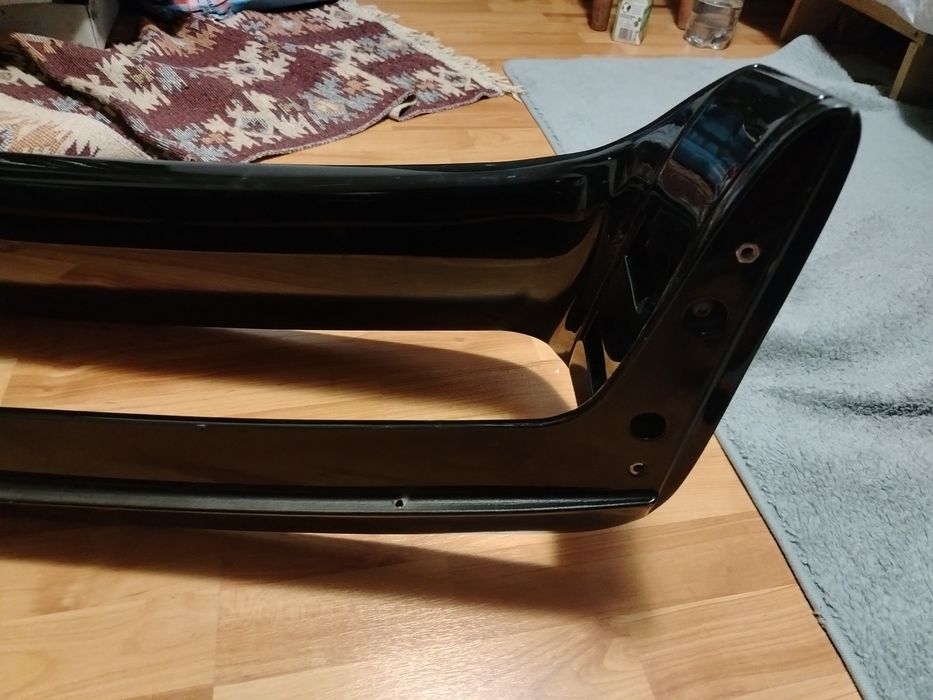 Vând eleron bmw e