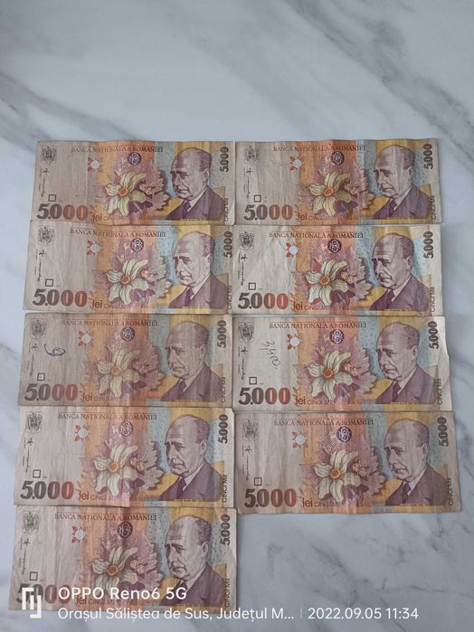 De vînzare bani vechi pentru colectionari.