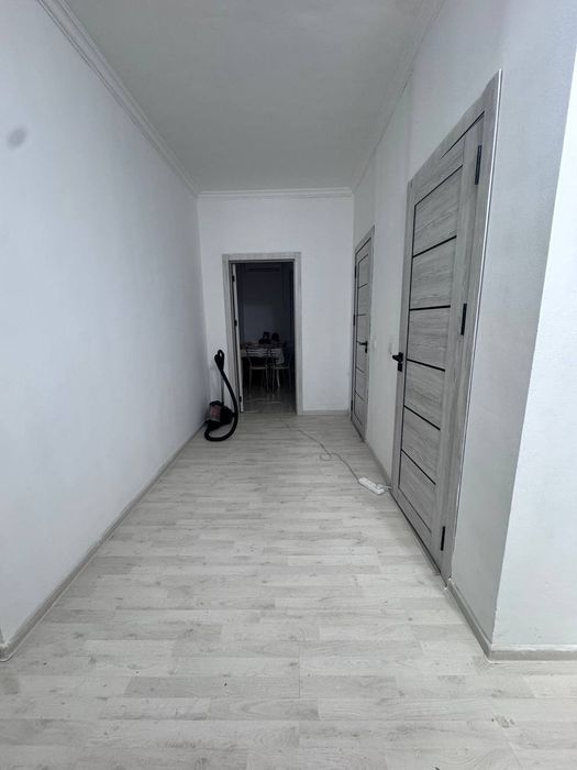 Uy sotiladi 5 etajda 3xonali