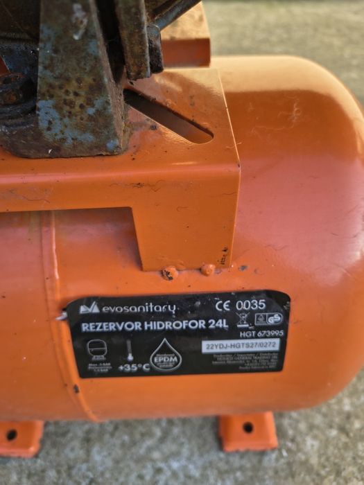 Hidrofor cu butelie 24 l - funcțional