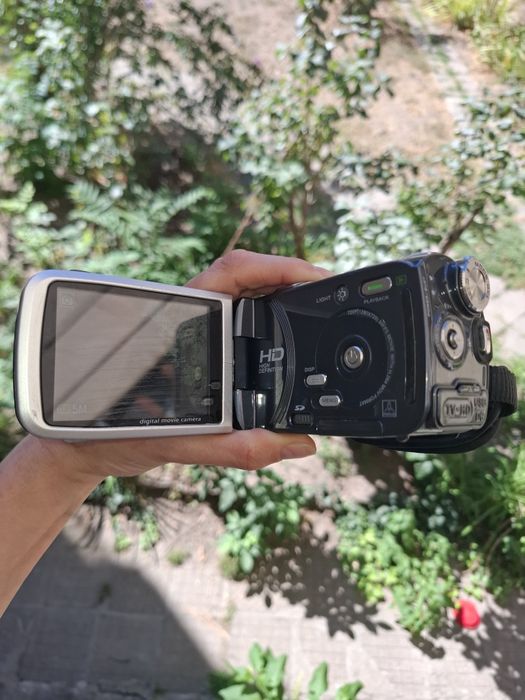 Компактна дигитална видеокамера PRAKTICA DVC 5.1 HD