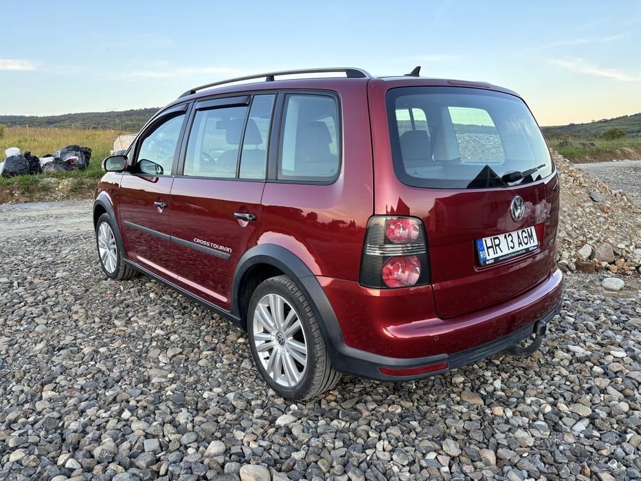 Volkswagen Cross Touran automat