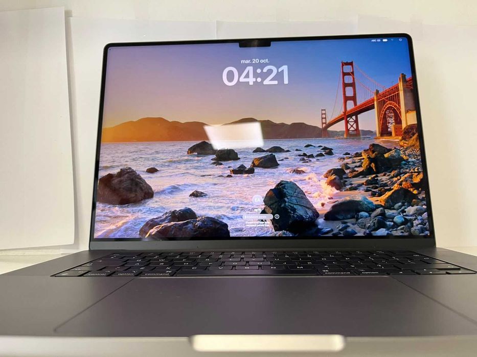 Apple Macbook Pro 16 inch (Ag16 Moldova b33994) - Garantie 2 ani!