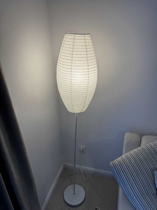 Lampadar IKEA alb, cu abajur oval