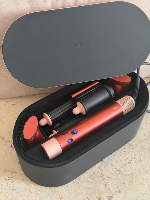 Продам Dyson оригинал