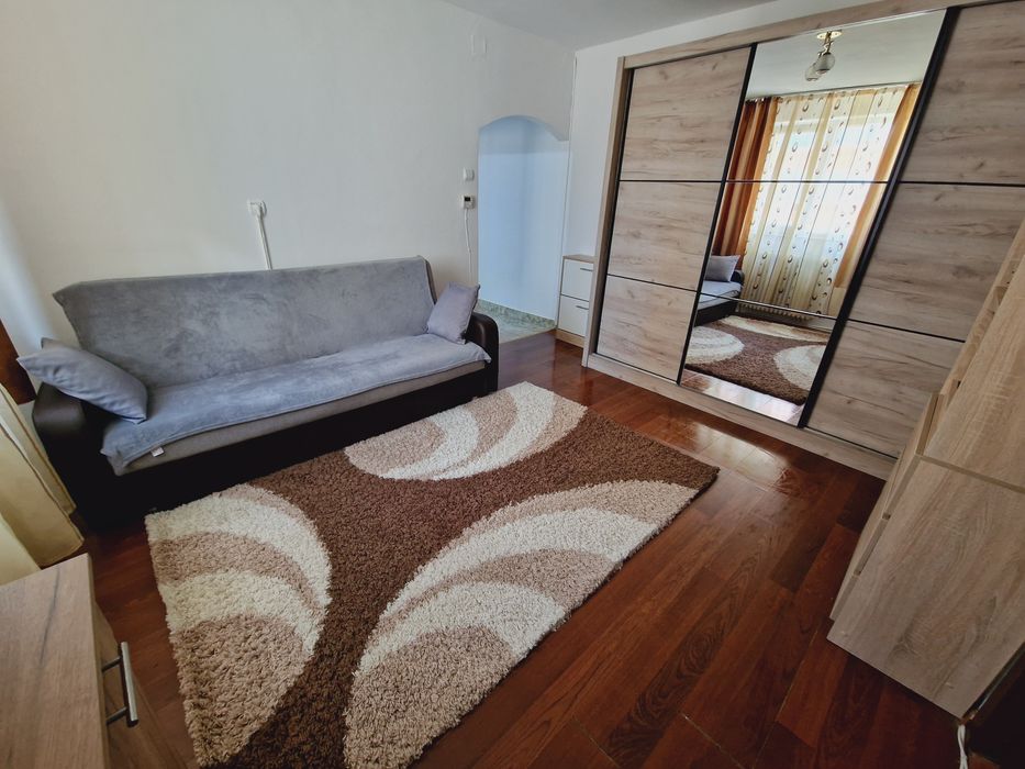 Inchiriez apartament cu 2 camere zona Gara