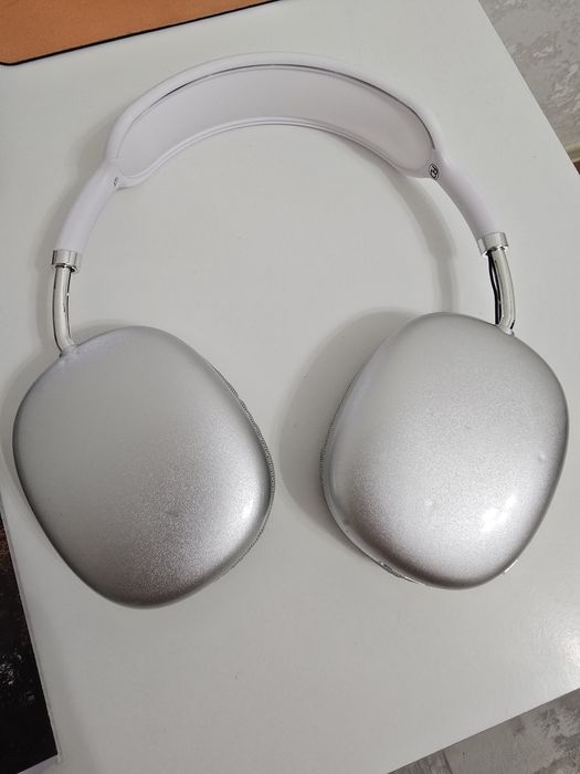 Наушники новые !!