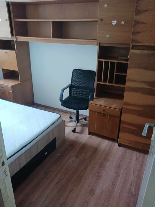 Închiriez apartament cu 2 camere