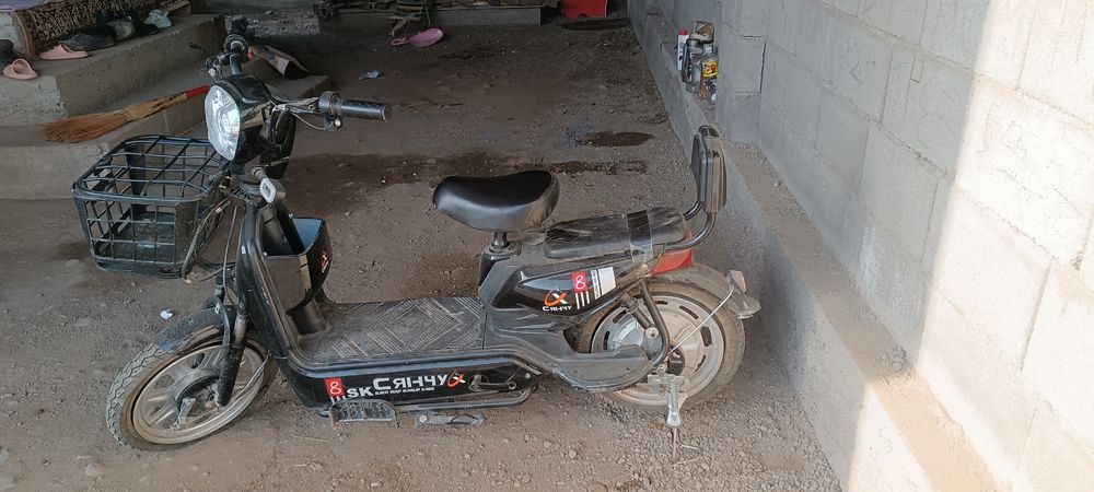 Ска8 электриски скутер