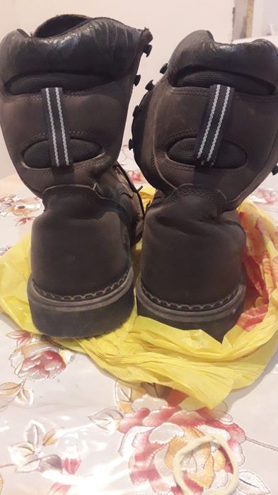 Продам спец обувь зимнии