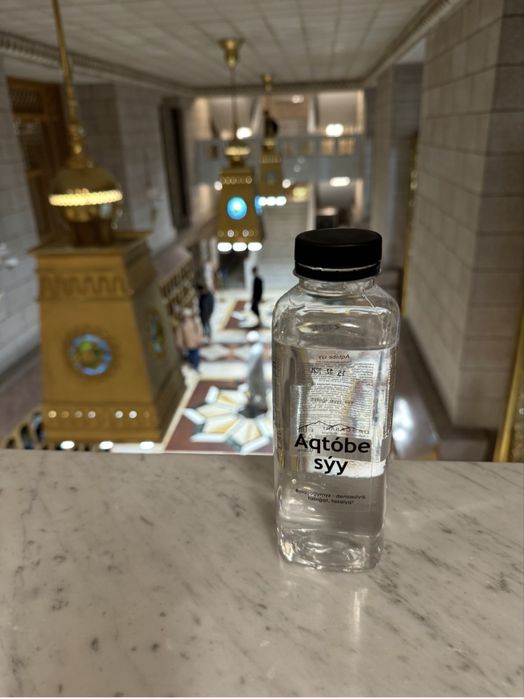 Продам воду 0,5 л 300 тг