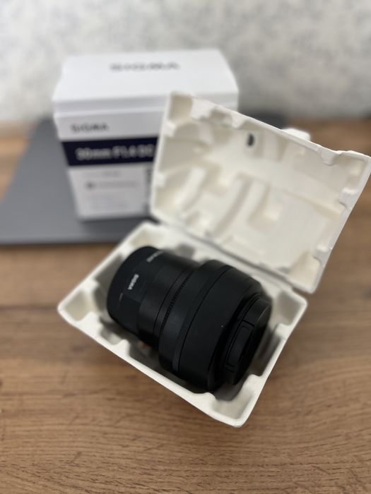 Объектив 30mm F/1.4