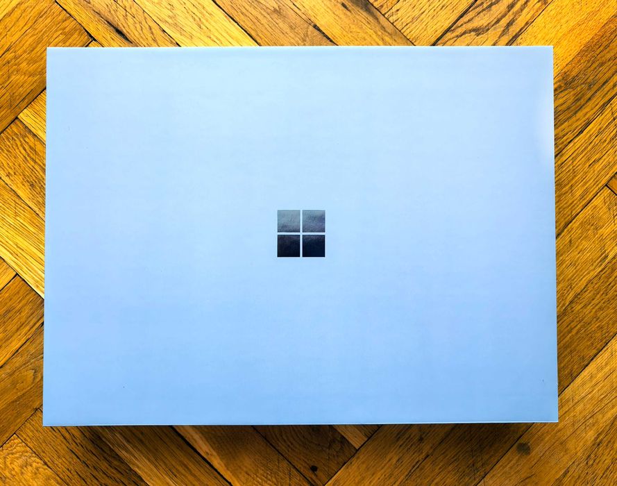 Нов Microsoft Surface 7th Edition 13.8inch Snapdragon X Elite 16/512