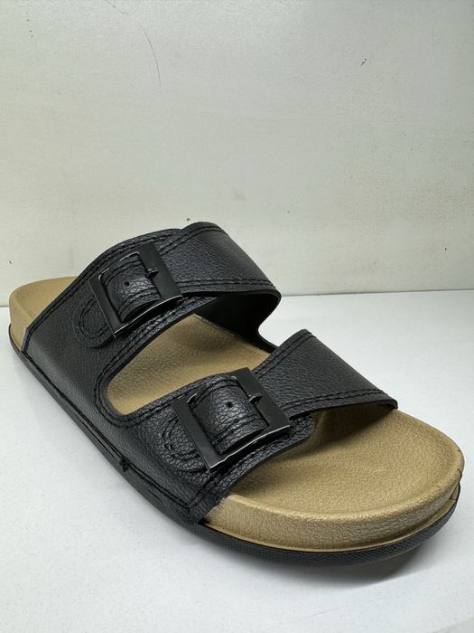 Erkaklar uchun ajoyib ayoq kiyim tapochkalar 1 razmer katta olilar