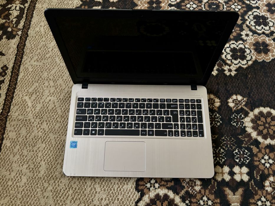 Ноутбук asus X540S