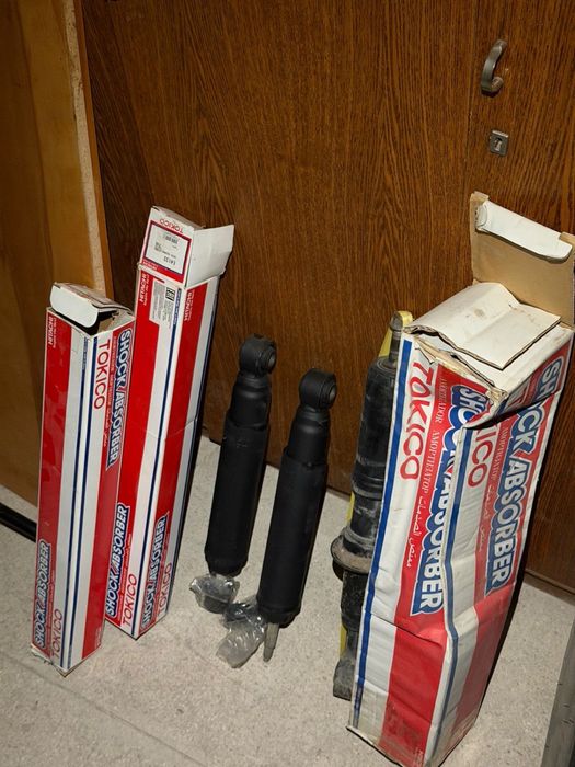 Продам амортизаторы на Land cruiser 200