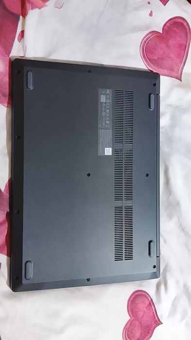 Lenovo 82C3 noutbuk sotiladi