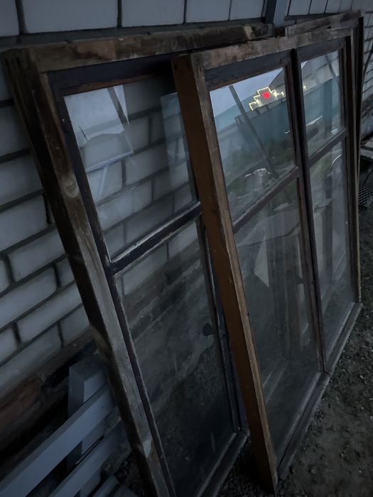 Балконные деревянные окна 3 штуки